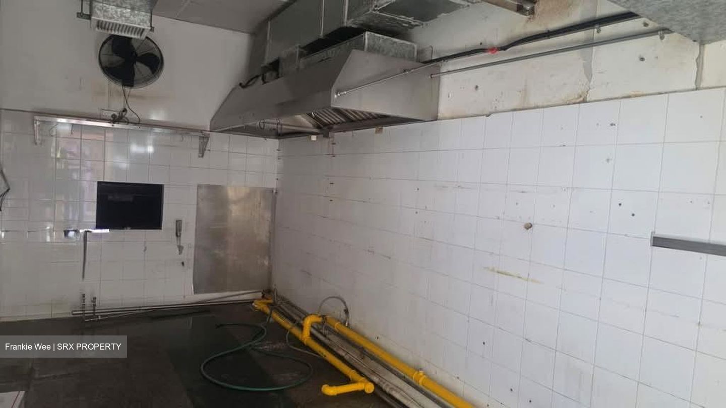 Berseh Food Centre (D8), Retail #596399011